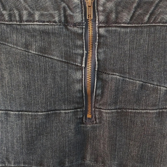 Lane Bryant Dark Wash Denim Bandage Skirt in Size 22 - Picture 5 of 8